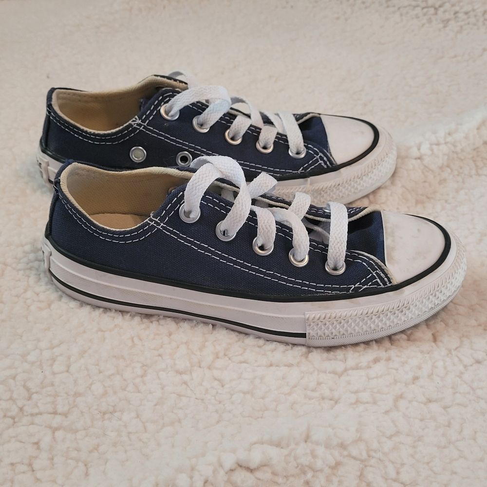Converse All Star Low Top Youth 11 Navy Canvas Sneakers Chuck Taylor Shoes